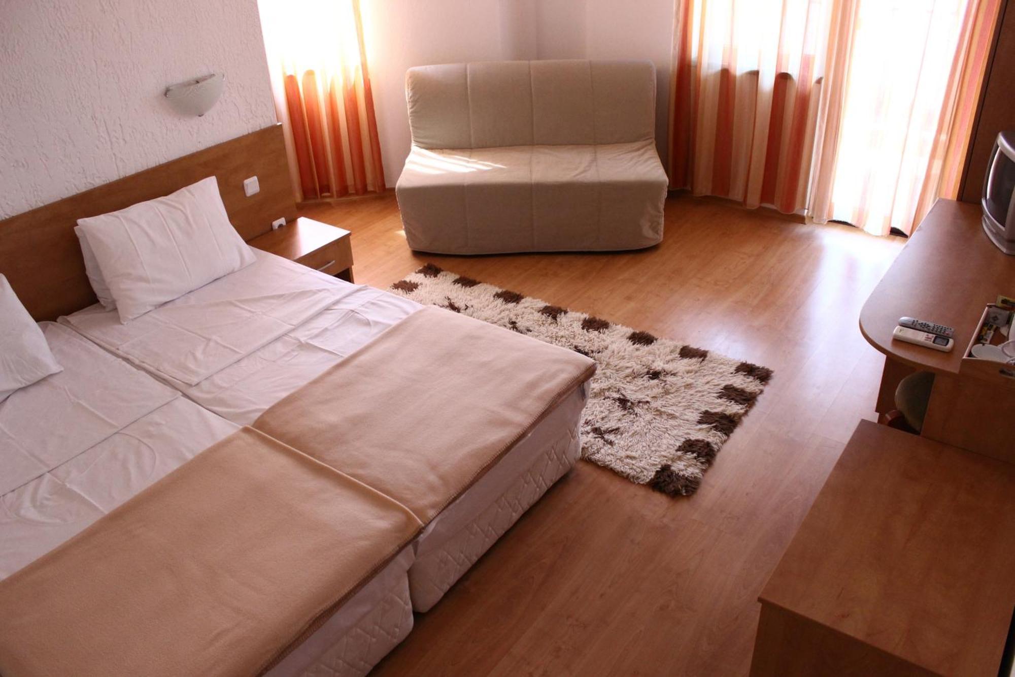 Family Hotel Bellehouse Csernomorec Szoba fotó