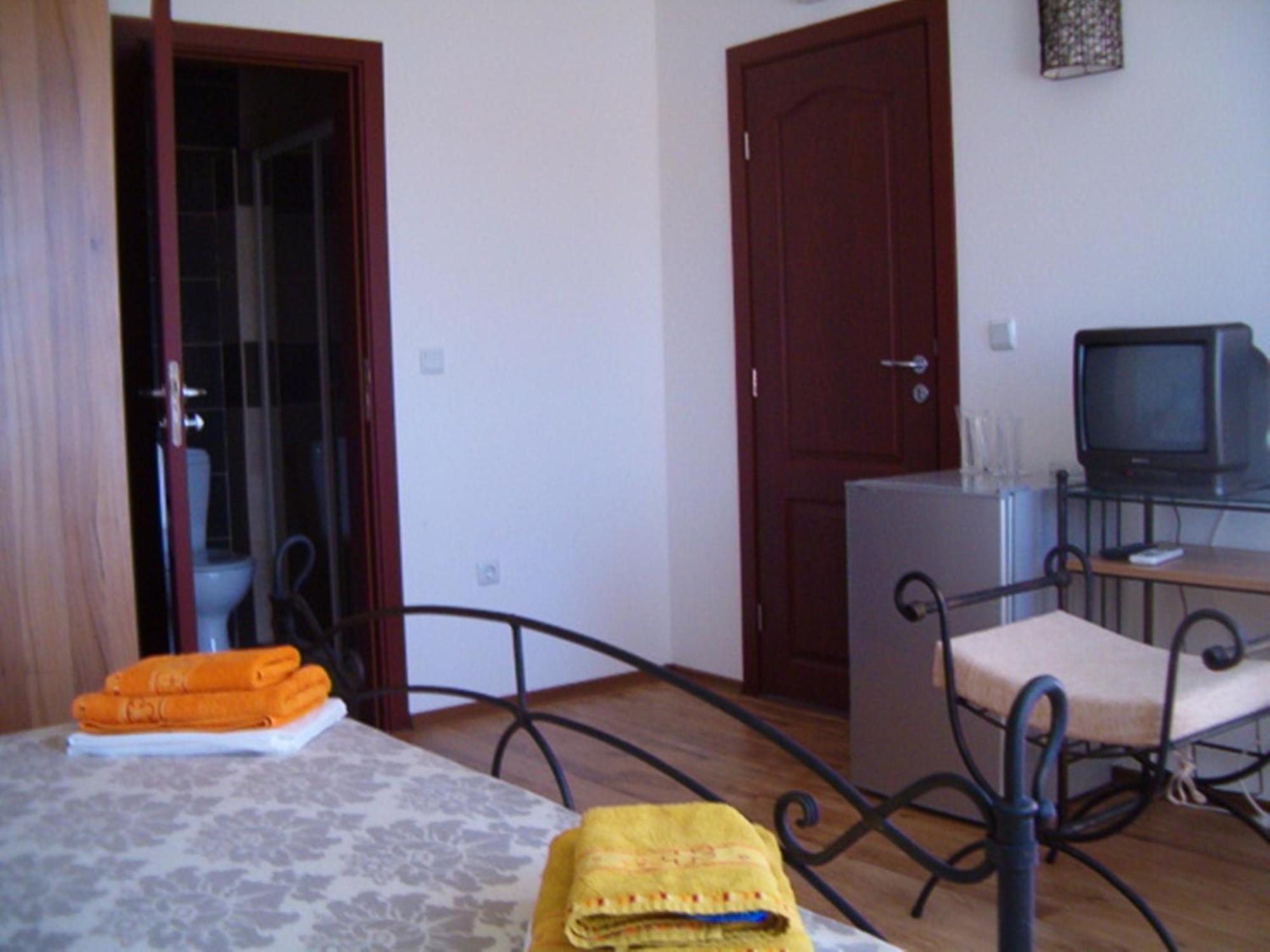 Family Hotel Bellehouse Csernomorec Szoba fotó